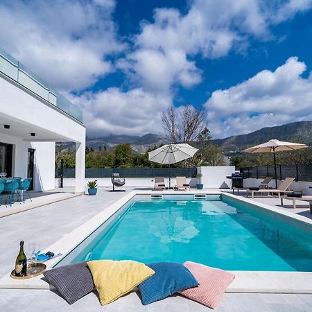 Villa Invigo - Brand New Private Pool Villa Mlini Bagian luar foto