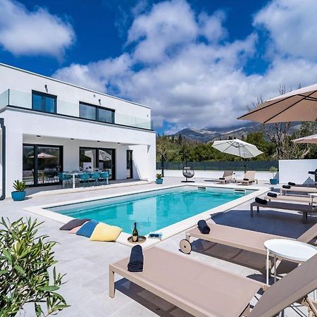 Villa Invigo - Brand New Private Pool Villa Mlini Bagian luar foto