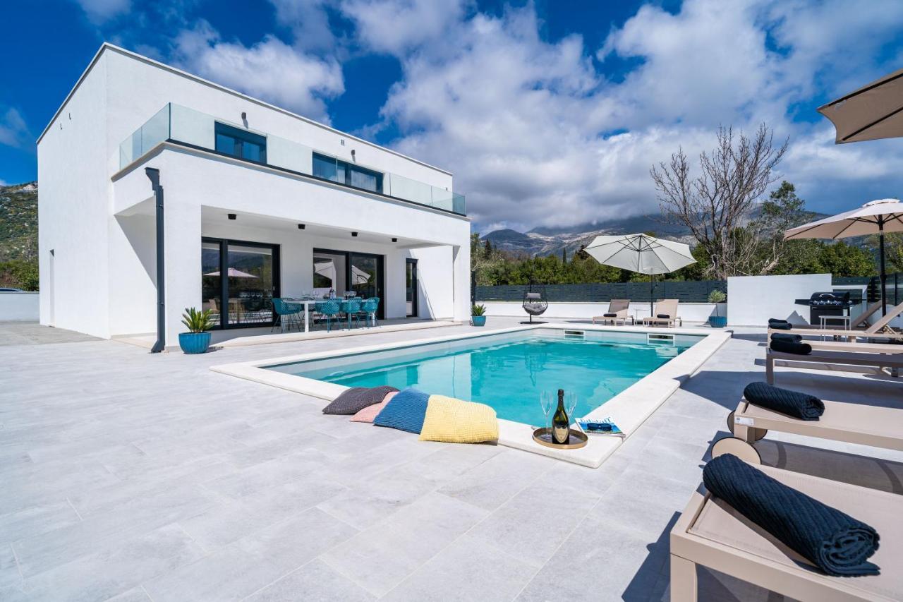Villa Invigo - Brand New Private Pool Villa Mlini Bagian luar foto