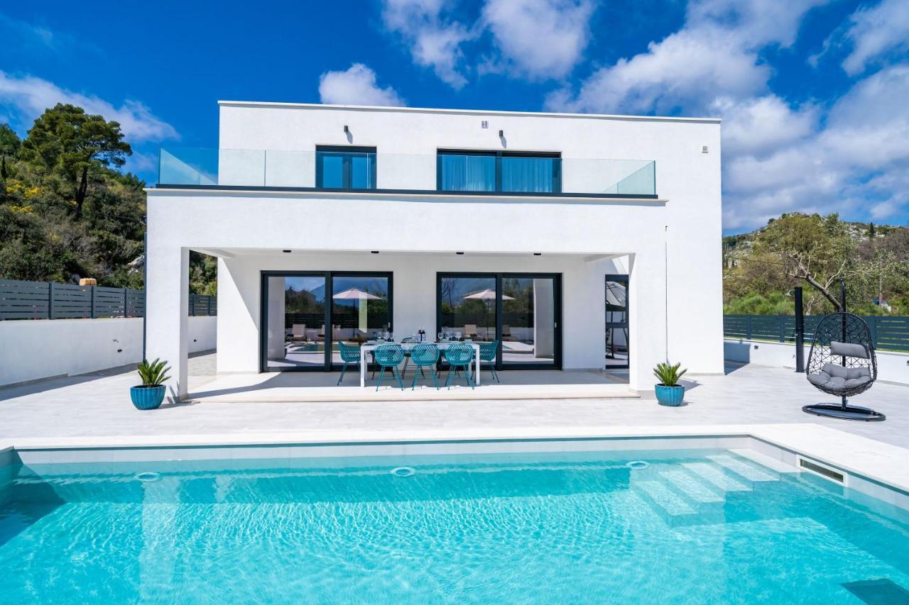 Villa Invigo - Brand New Private Pool Villa Mlini Bagian luar foto