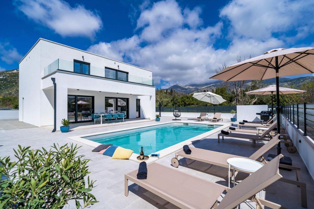 Villa Invigo - Brand New Private Pool Villa Mlini Bagian luar foto